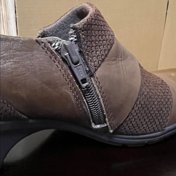 EUC - EARTH ORIGINS - brown leather shoe 8.5M - Picture 8 of 10